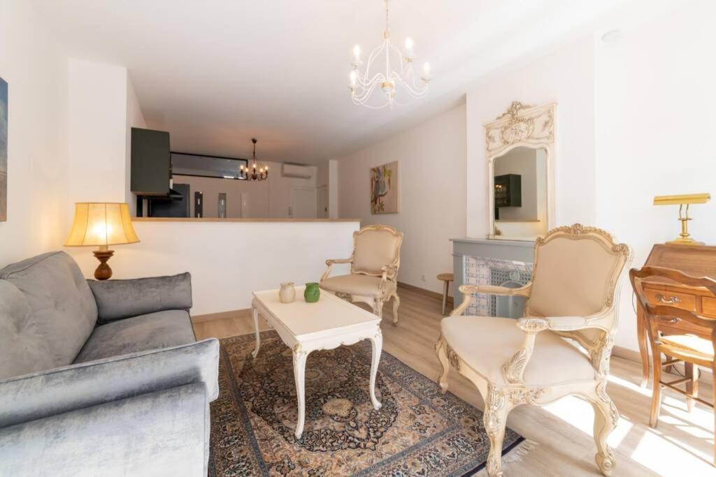 Bien D'Exception En Face Du Palais Des Papes Apartment Avignon Luaran gambar
