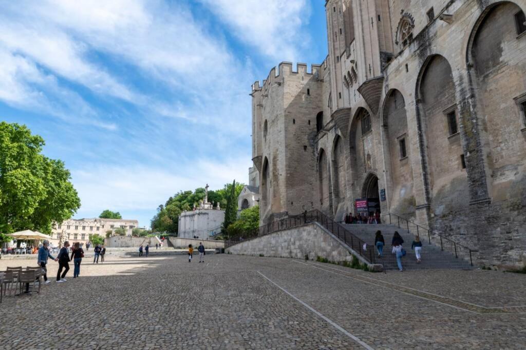 Bien D'Exception En Face Du Palais Des Papes Apartment Avignon Luaran gambar