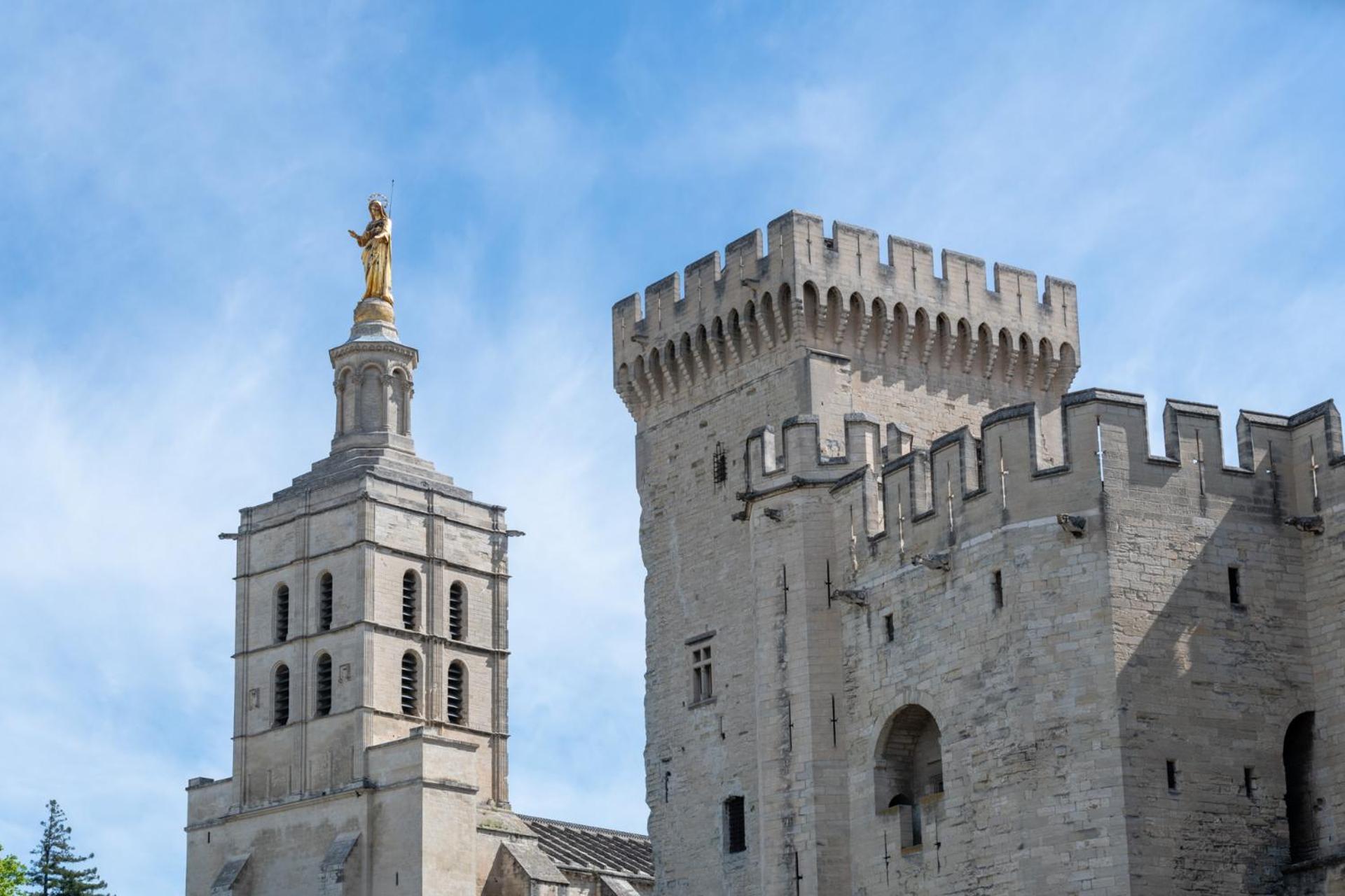 Bien D'Exception En Face Du Palais Des Papes Apartment Avignon Luaran gambar
