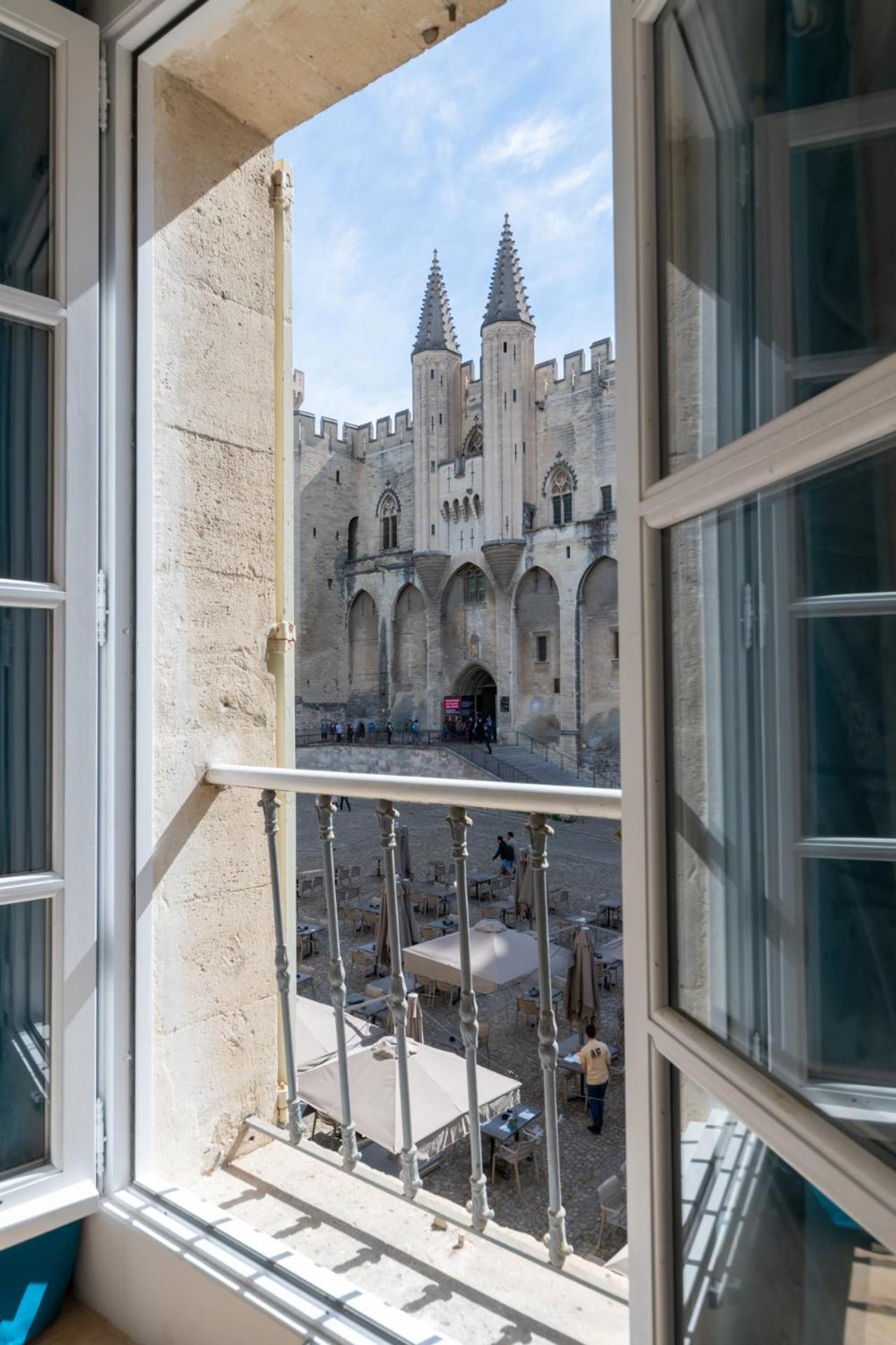 Bien D'Exception En Face Du Palais Des Papes Apartment Avignon Luaran gambar