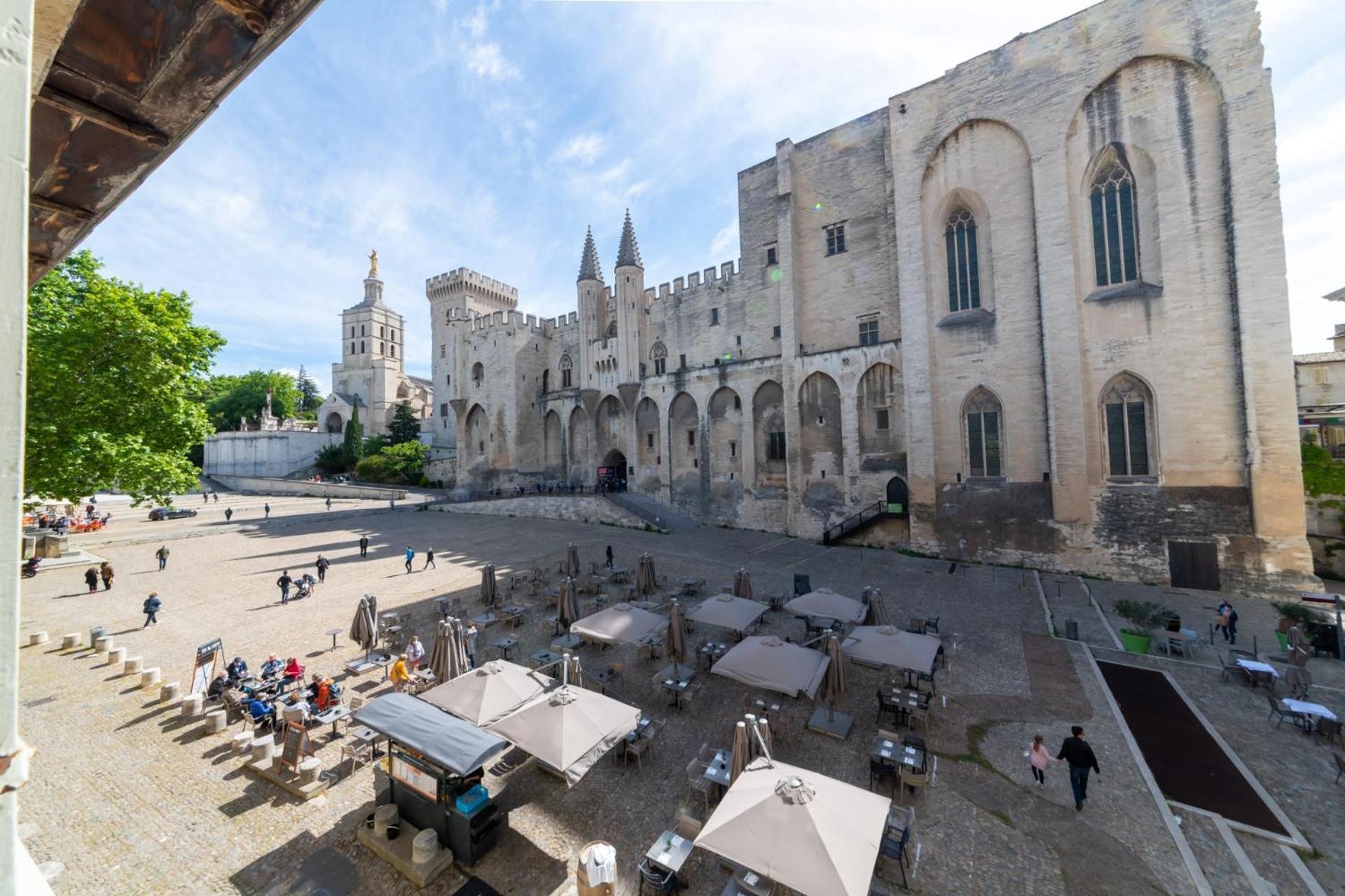 Bien D'Exception En Face Du Palais Des Papes Apartment Avignon Luaran gambar