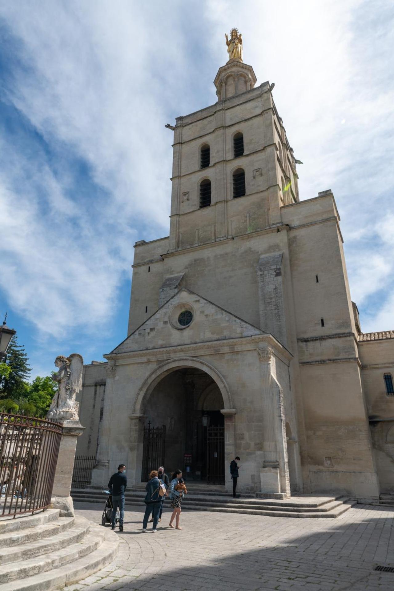 Bien D'Exception En Face Du Palais Des Papes Apartment Avignon Luaran gambar
