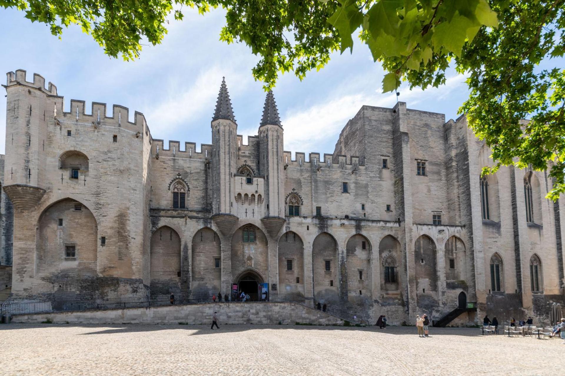 Bien D'Exception En Face Du Palais Des Papes Apartment Avignon Luaran gambar
