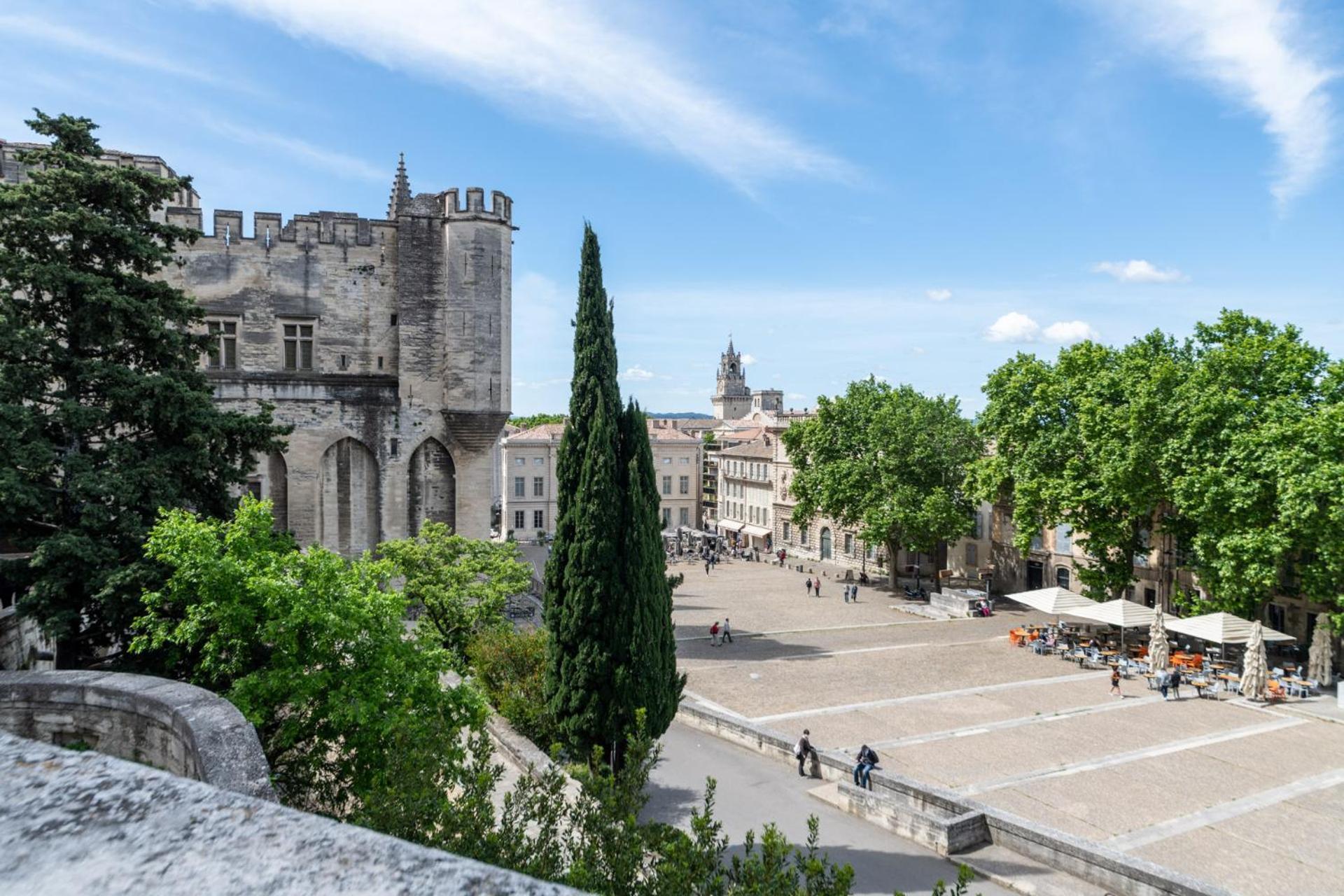 Bien D'Exception En Face Du Palais Des Papes Apartment Avignon Luaran gambar