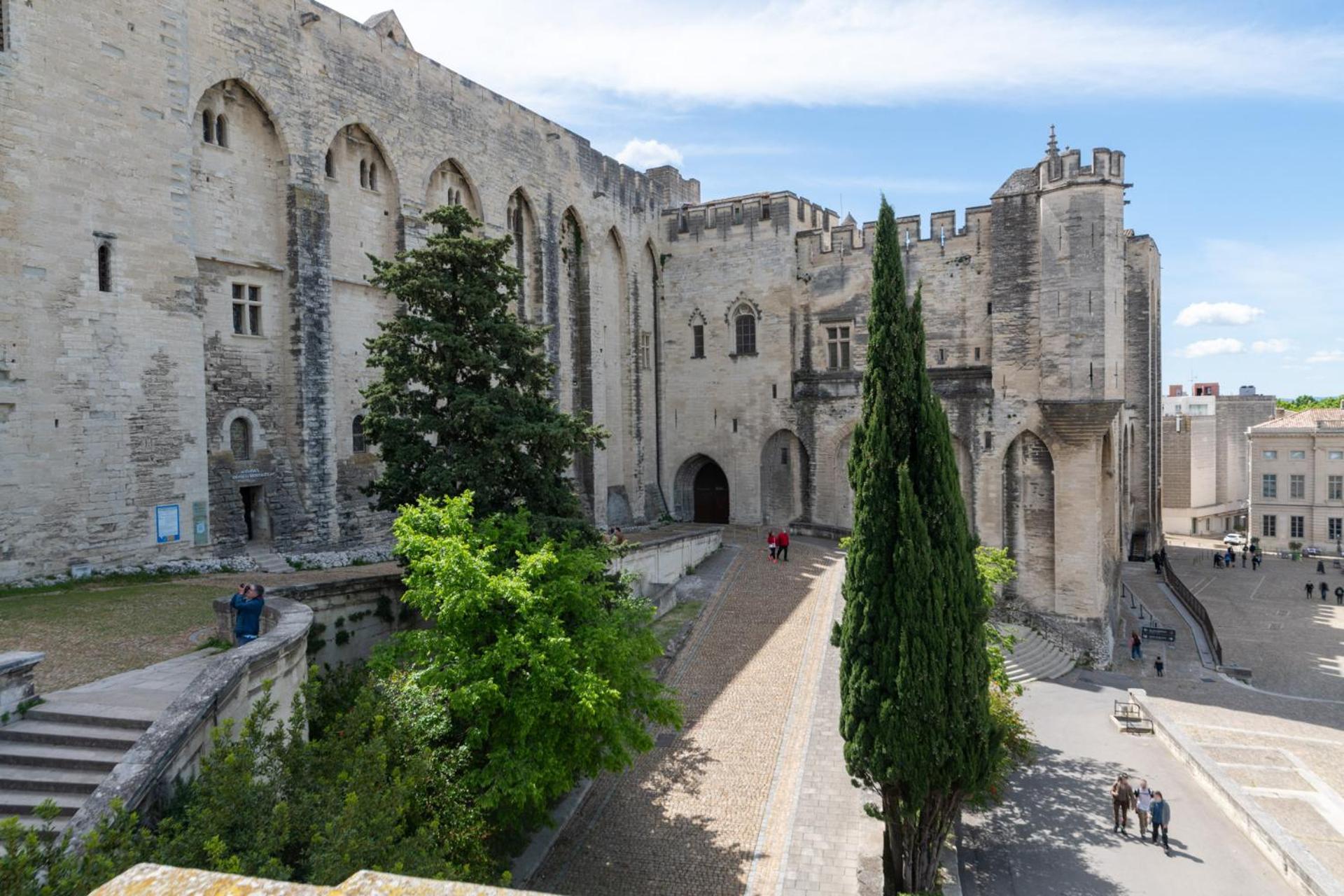Bien D'Exception En Face Du Palais Des Papes Apartment Avignon Luaran gambar